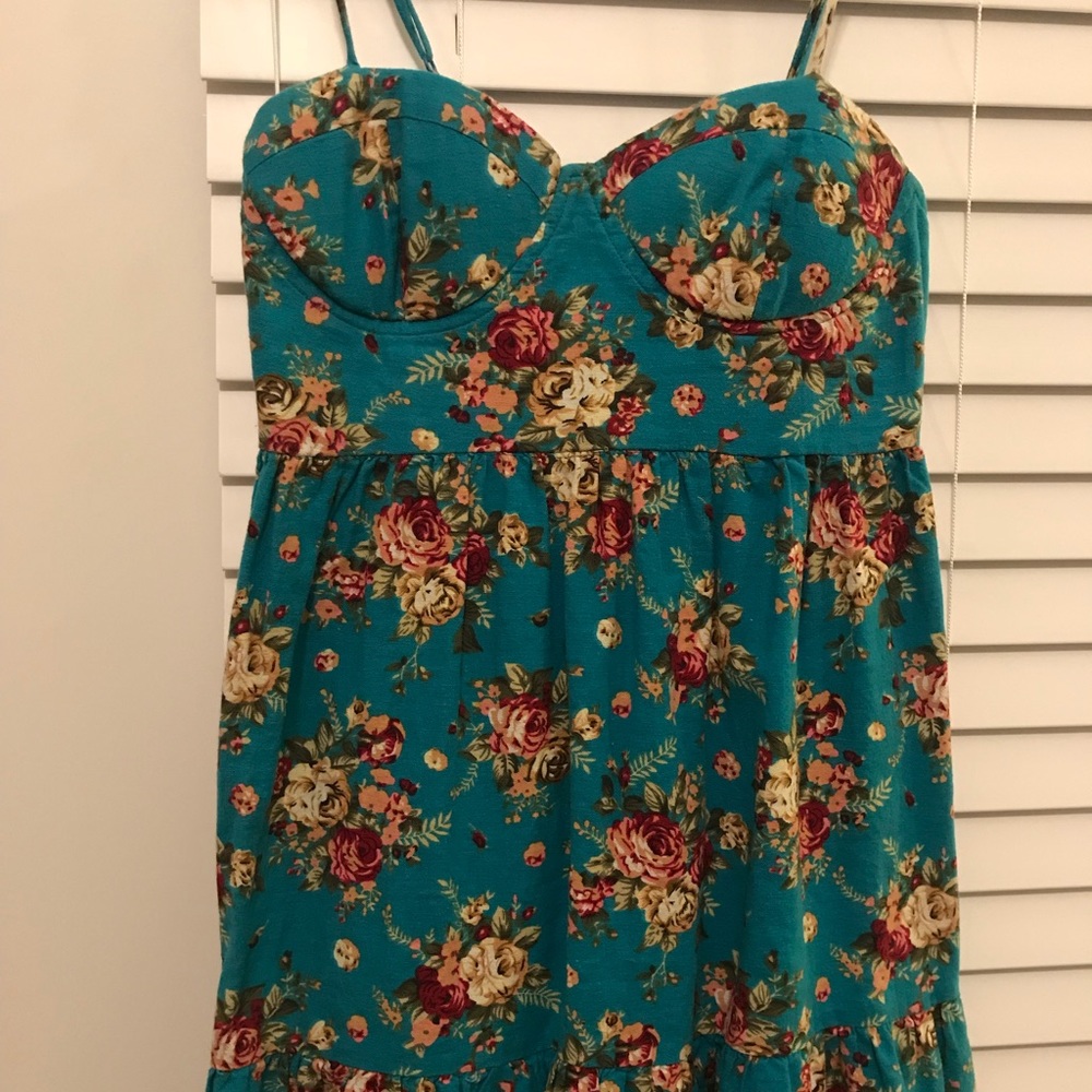 Colorful, happy dress 🌞